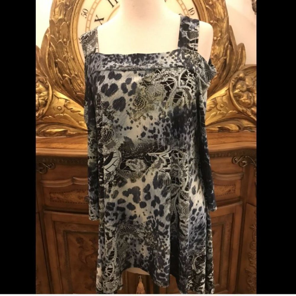 COME N SEE. Cold Shoulder. Stretch Long Sleeve Top. Small. Bust 36" B11